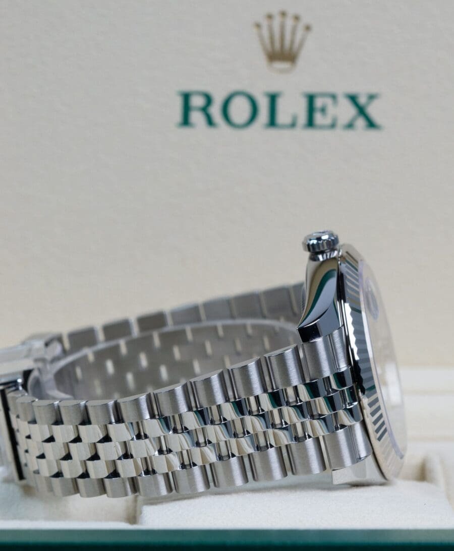 Rolex Datejust 41mm Blue Dial Fluted WG Bezel Jubilee Bracelet, photo 5 of 8