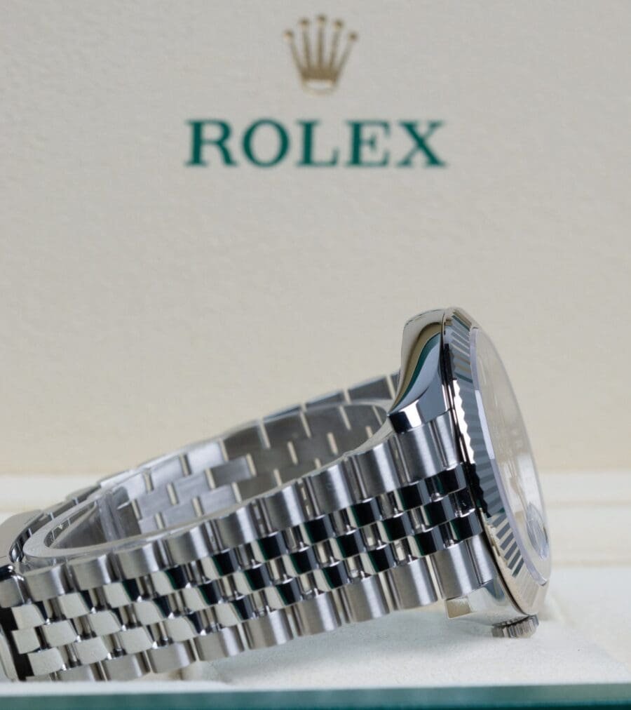 Rolex Datejust 41mm Blue Dial Fluted WG Bezel Jubilee Bracelet, photo 6 of 8
