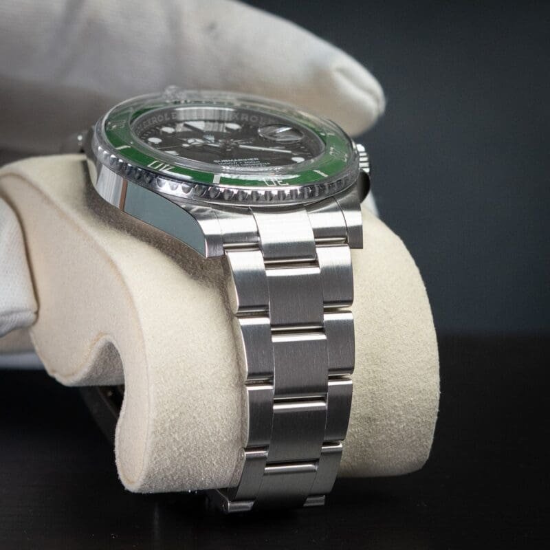 Rolex Submariner Date 41mm Green Bezel 126610LV, photo 4 of 9
