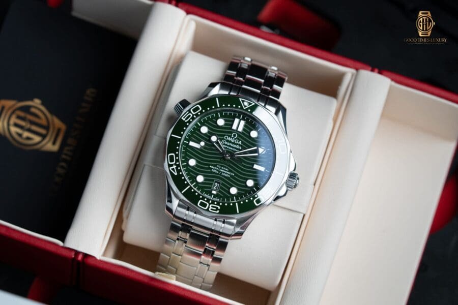 Omega Seamaster Professional 300m ‘Seaweed Green’, photo 4 of 14