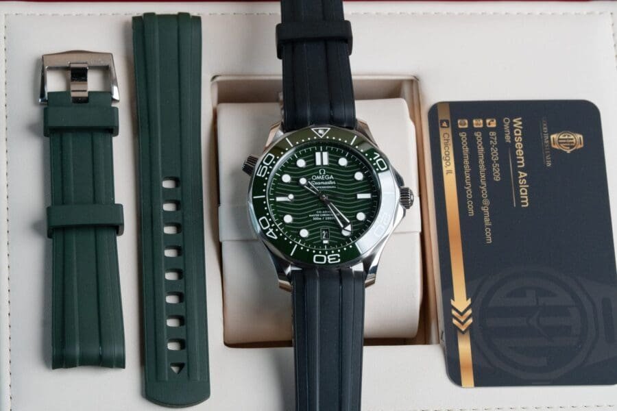 Omega Seamaster Professional 300m ‘Seaweed Green’, photo 7 of 14