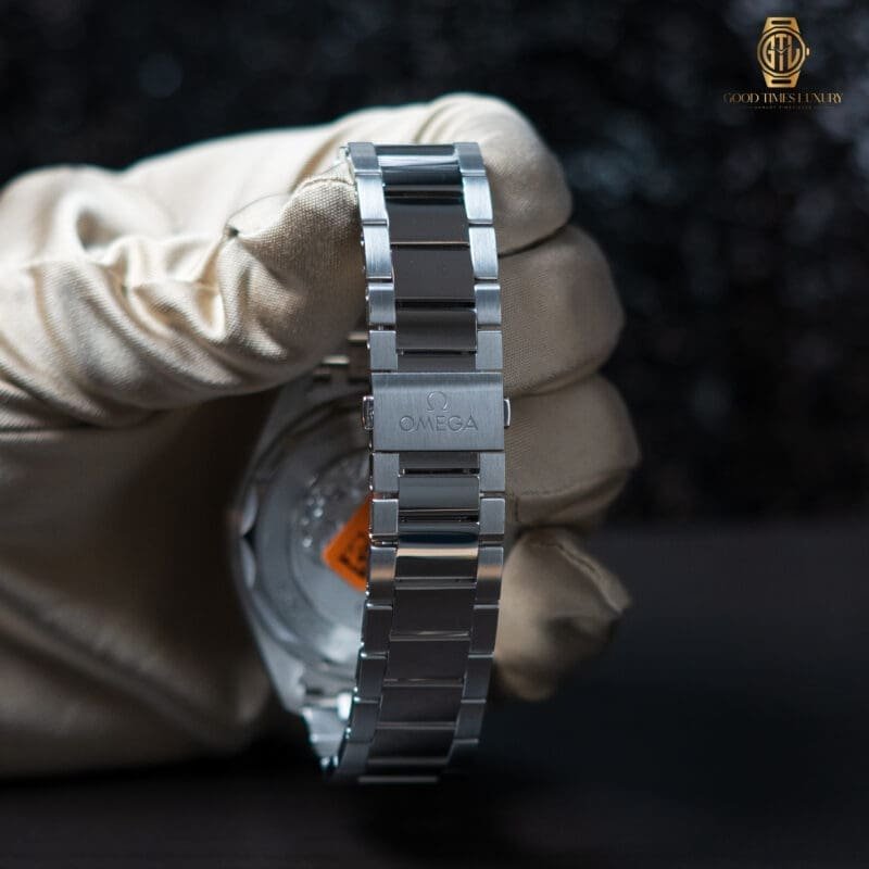 2025 Omega Seamaster Aqua Terra World Timer ‘Summer Blue’, photo 7 of 9