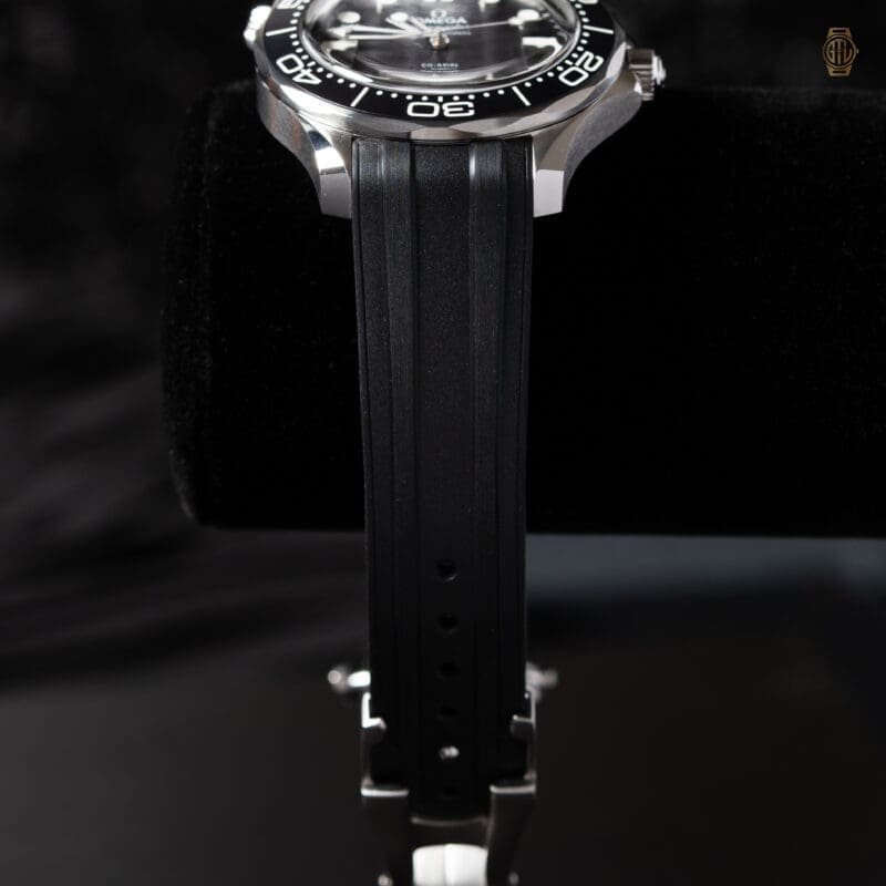 2025 Omega Seamaster Professional Ref. 210.32.42.20.01.003, photo 6 of 10