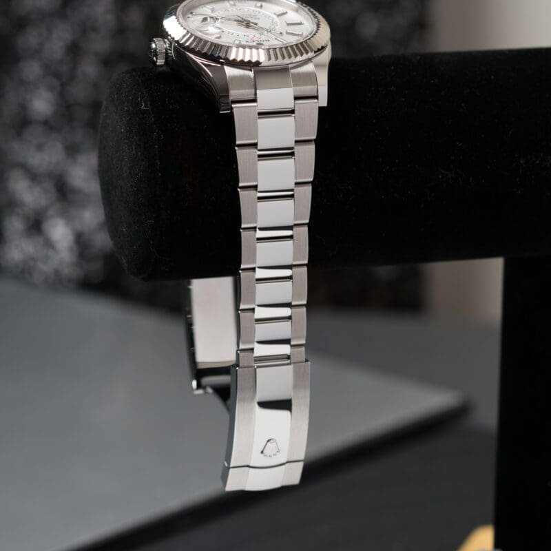 2025 Rolex Sky-Dweller White Ref. 336934, photo 4 of 6