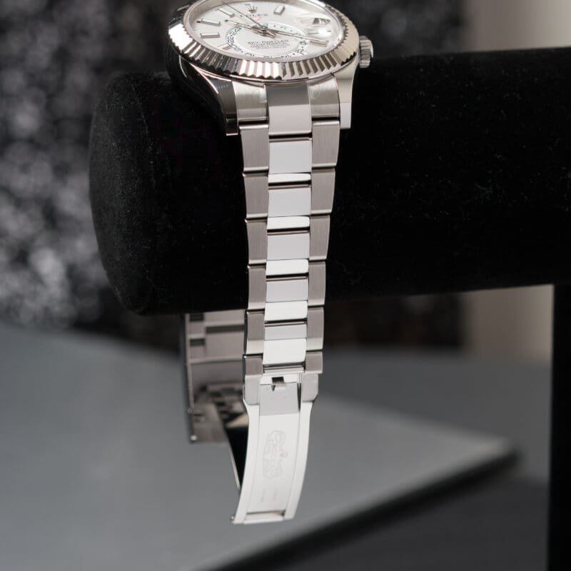 2025 Rolex Sky-Dweller White Ref. 336934, photo 3 of 6
