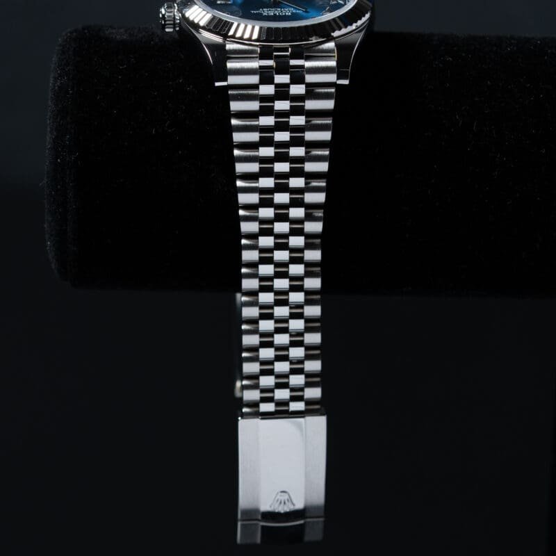 2025 Rolex Datejust 41mm Blue Roman Dial Ref. 126334, photo 4 of 9