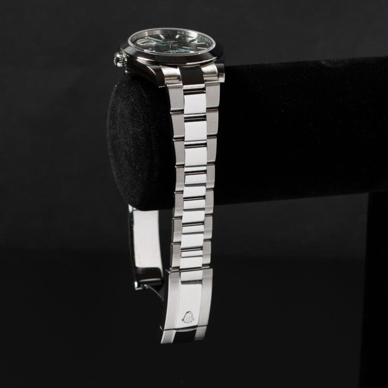 2026 Rolex Datejust 41mm Green Dial Oyster Bracelet, photo 6 of 10