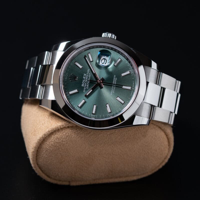 Rolex Datejust 41mm Green Dial Oyster Bracelet Reference 126300, photo 3 of 10