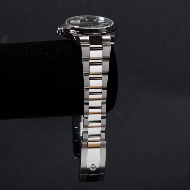 Rolex Datejust 41mm Green Dial Oyster Bracelet Reference 126300, photo 6 of 10