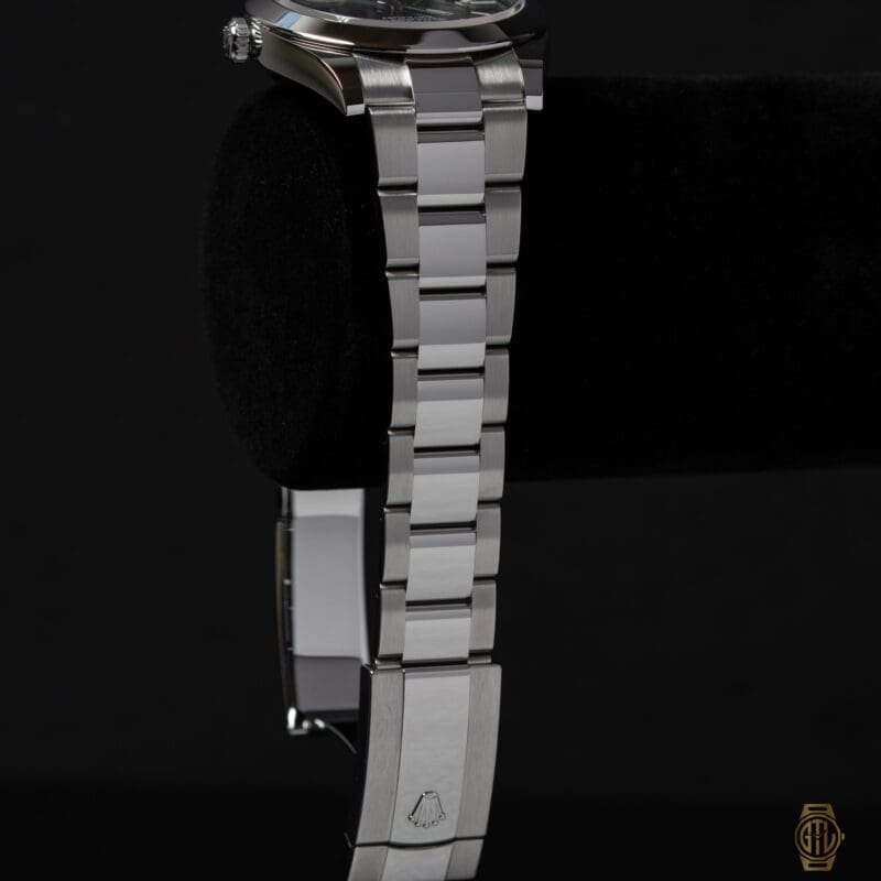 2026 Rolex Datejust 41mm Green Dial Oyster Bracelet Reference 126300, photo 5 of 9