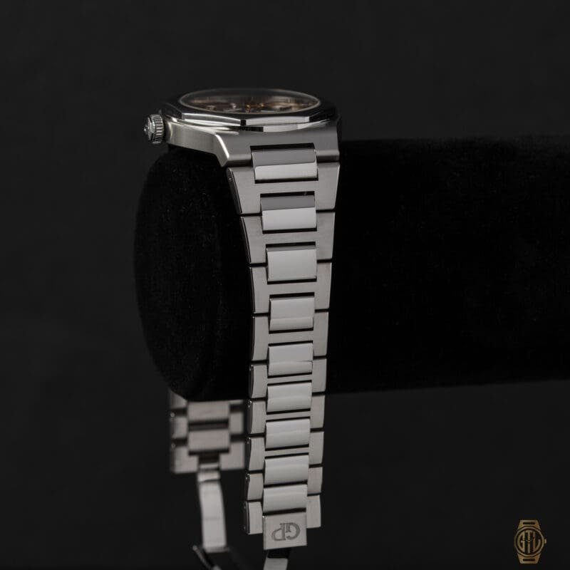 2023 Girard Perregaux Laureato 38mm Copper Dial Reference 81005-11-3154-1CM, photo 7 of 11