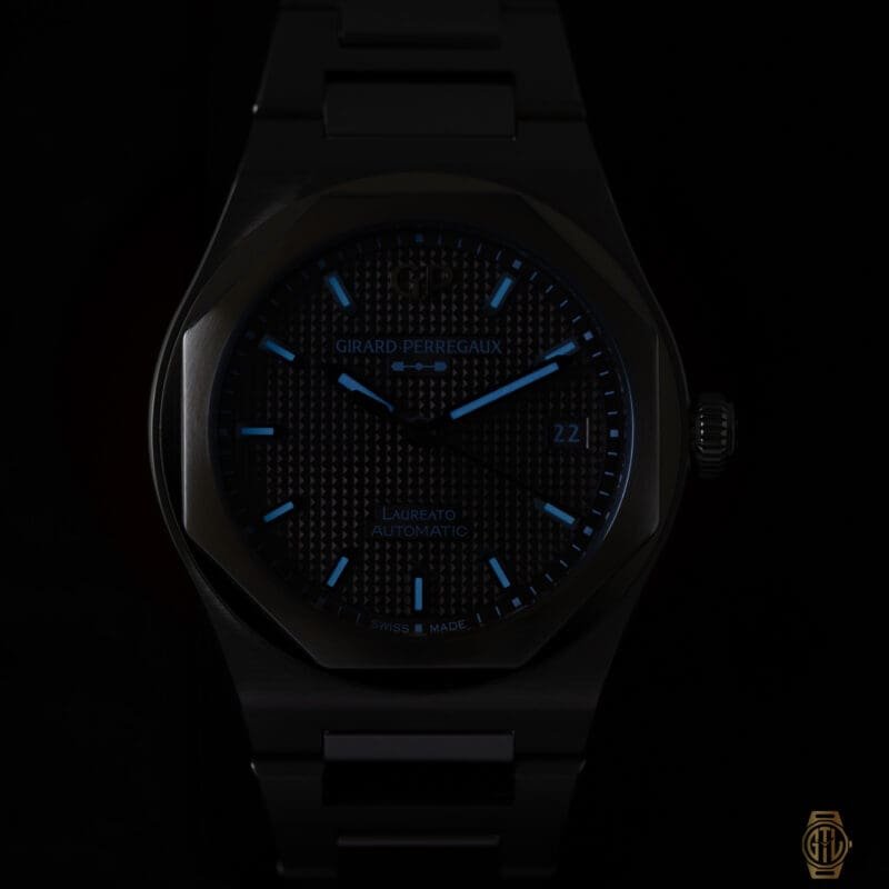 2023 Girard Perregaux Laureato 38mm Copper Dial Reference 81005-11-3154-1CM, photo 2 of 11