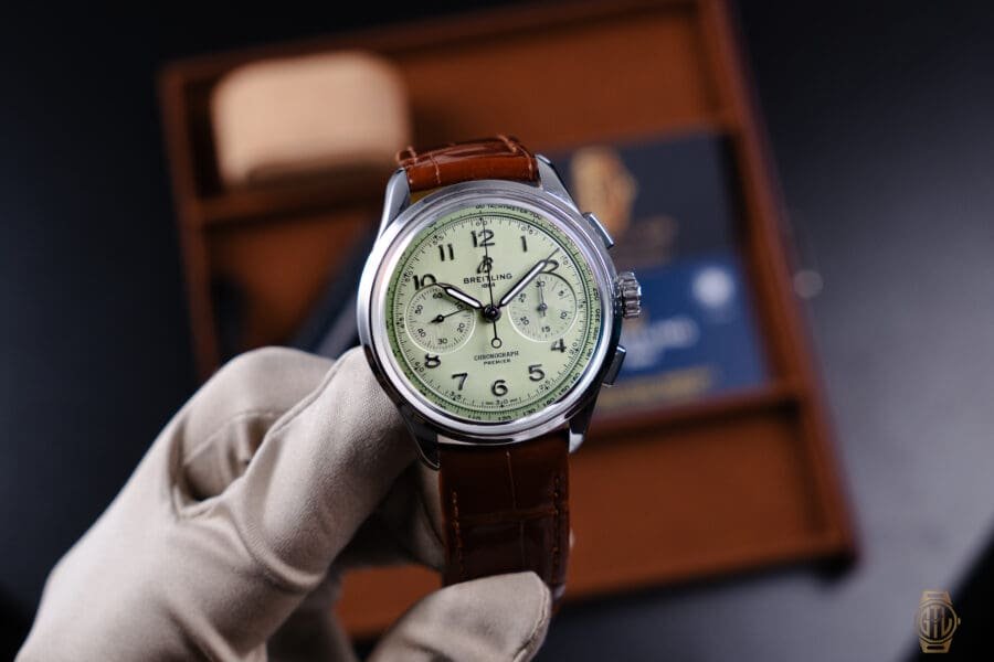 2025 Breitling B09 Chronograph 40 “Pistachio” 40mm, Ref. AB0930, photo 2 of 10